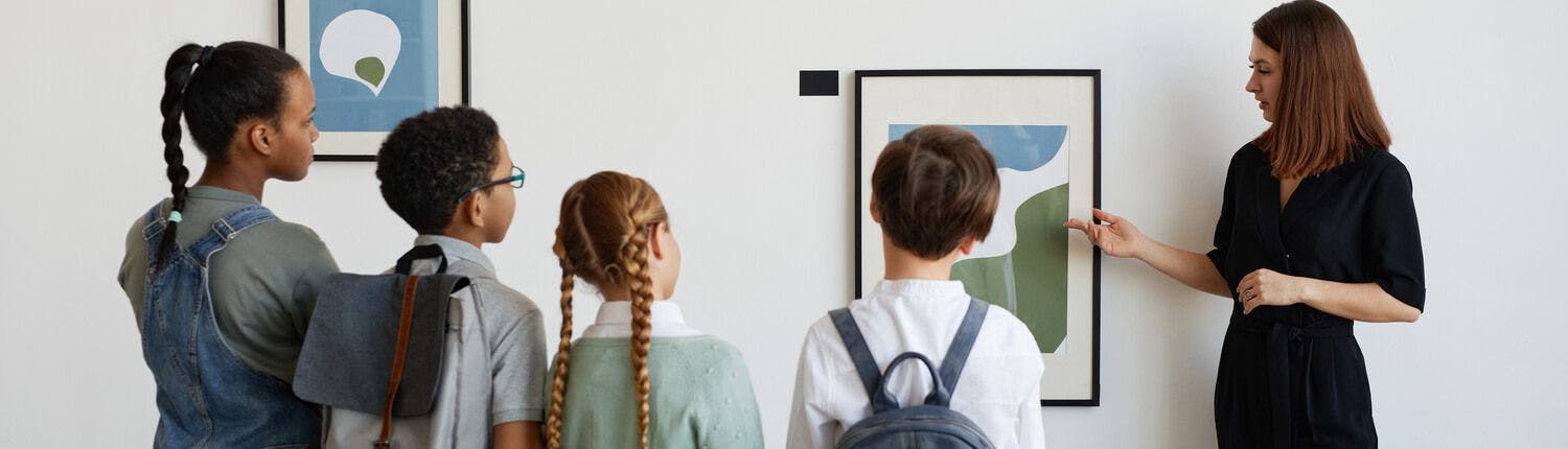 kids on an art tour at an art museum